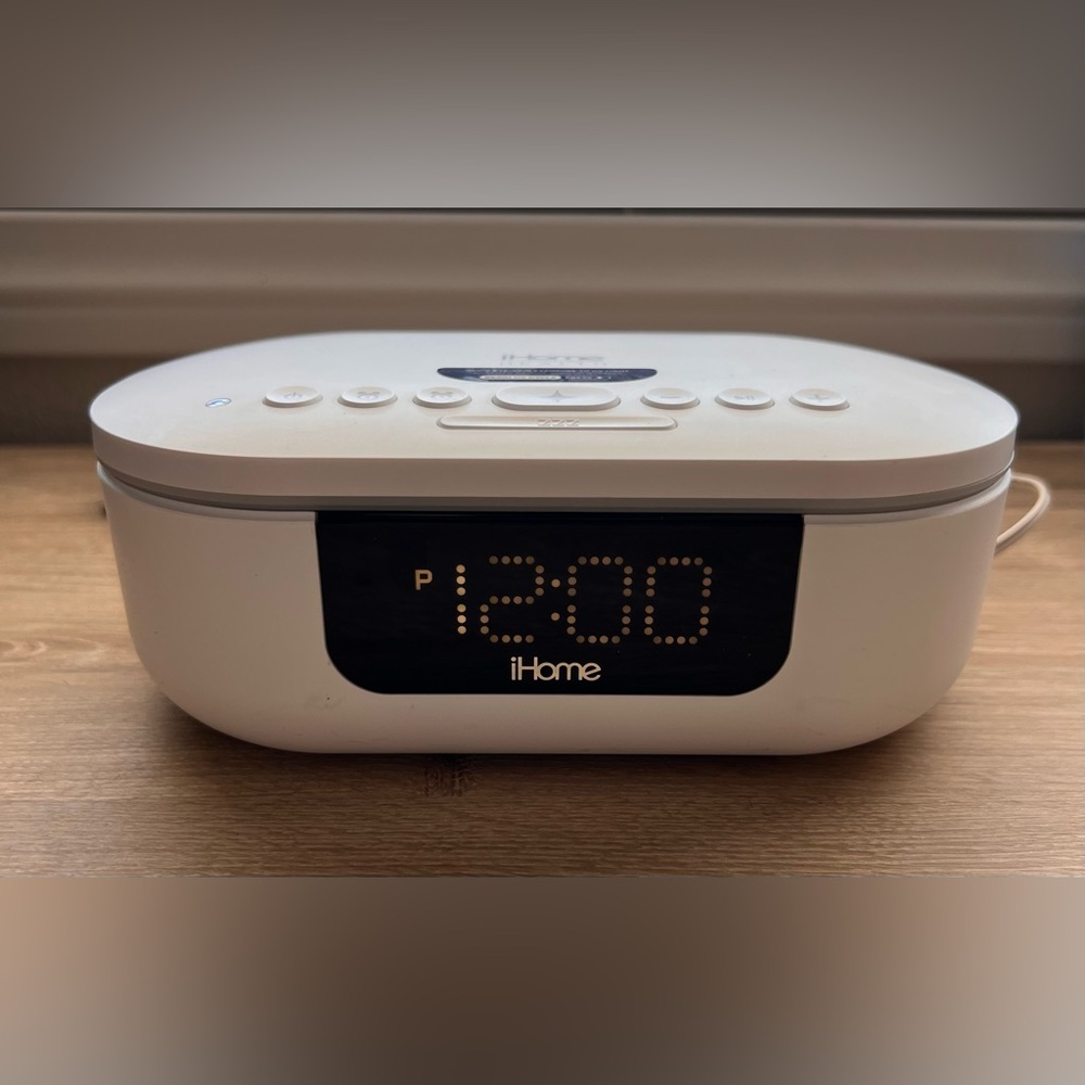 iHome Health PowerUVC PRO 360 UV-C Sanitizer with Bluetooth Speaker - Picture 2 of 5
